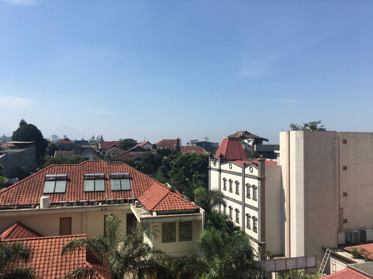 Apartemen Cozy 2br At Majesty Near Maranatha By Travelio Bandung